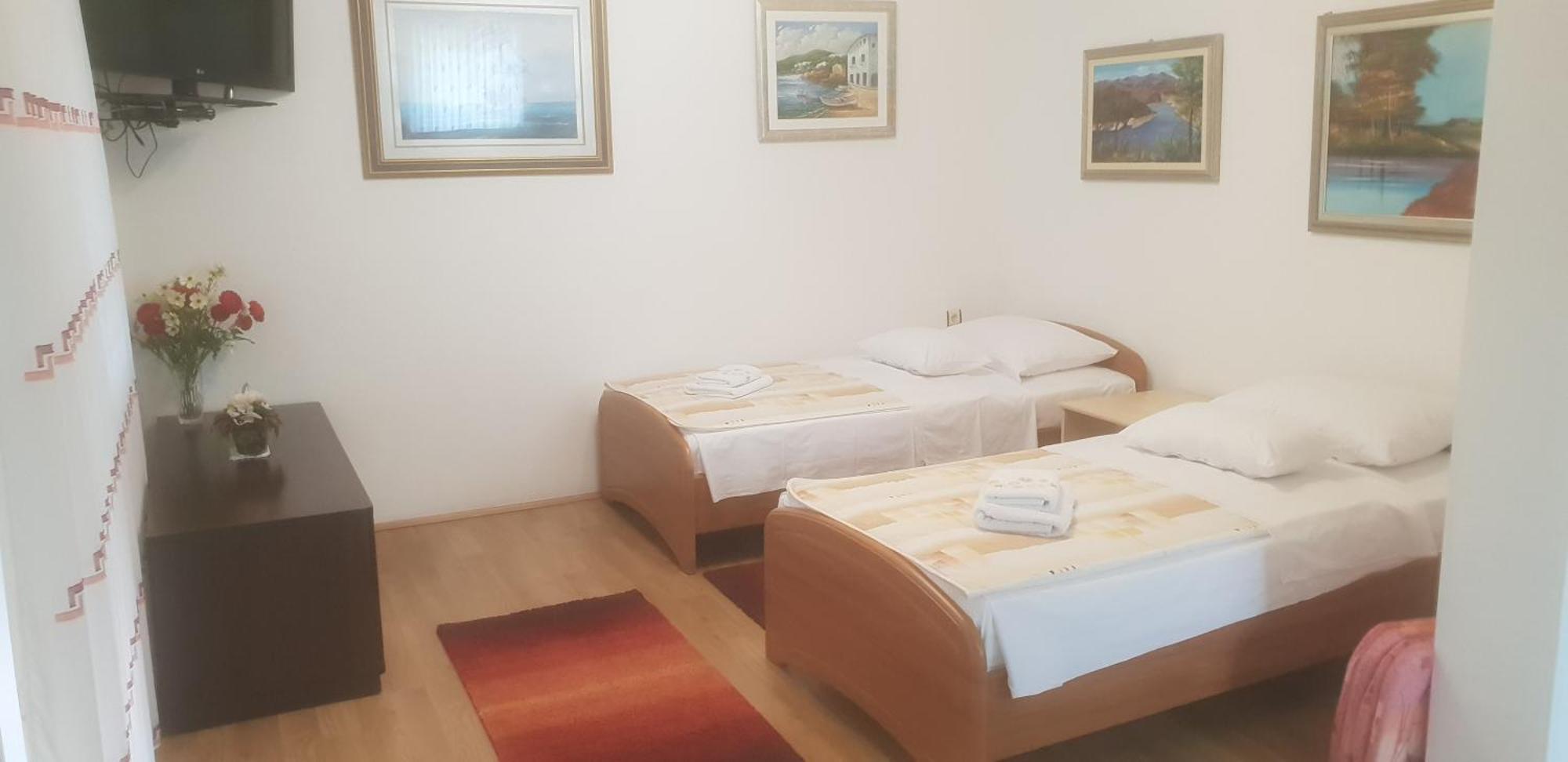 Apartments Mise Ogulin Exterior foto