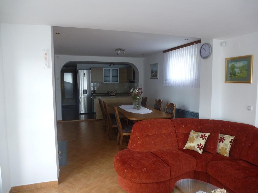 Apartments Mise Ogulin Habitación foto