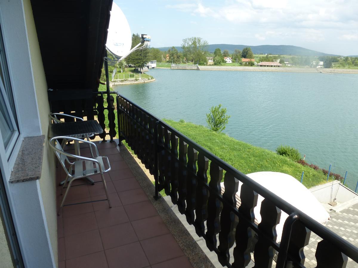 Apartments Mise Ogulin Exterior foto
